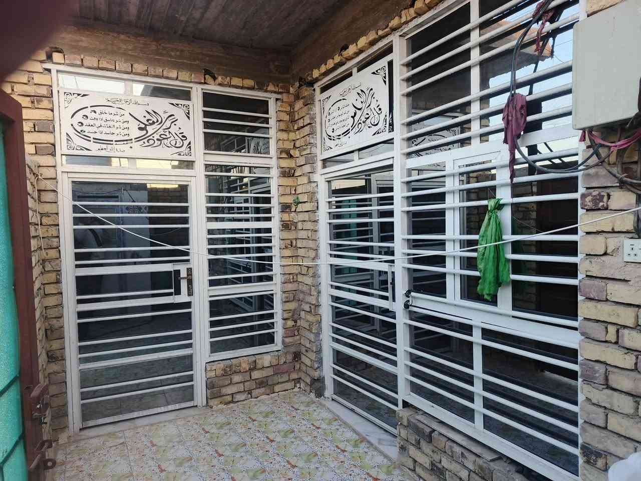 سلام عليكم بيت البيع بل مجمع يم الامراد البيت ركن 100متر سعر 40////***********
