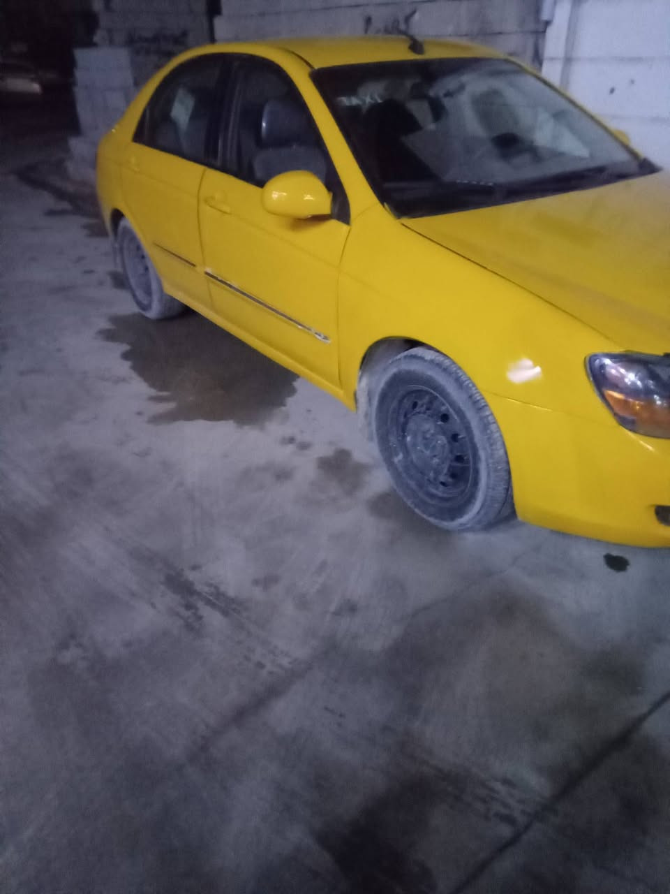 كيا اسبكترا كندي ٢٠٠٩مشروع وطني اوتوماتيك تبريد ثلح بيها منظومه غاز ٨٠لترمحرك شرط لاصرف ولا بخار قفل مركزي جوم كهربائي بدون تبديل ضرر جاملغ خلفي طخه خفيفه شرطة التحويل السعر ٦٨  اتصل ***********
