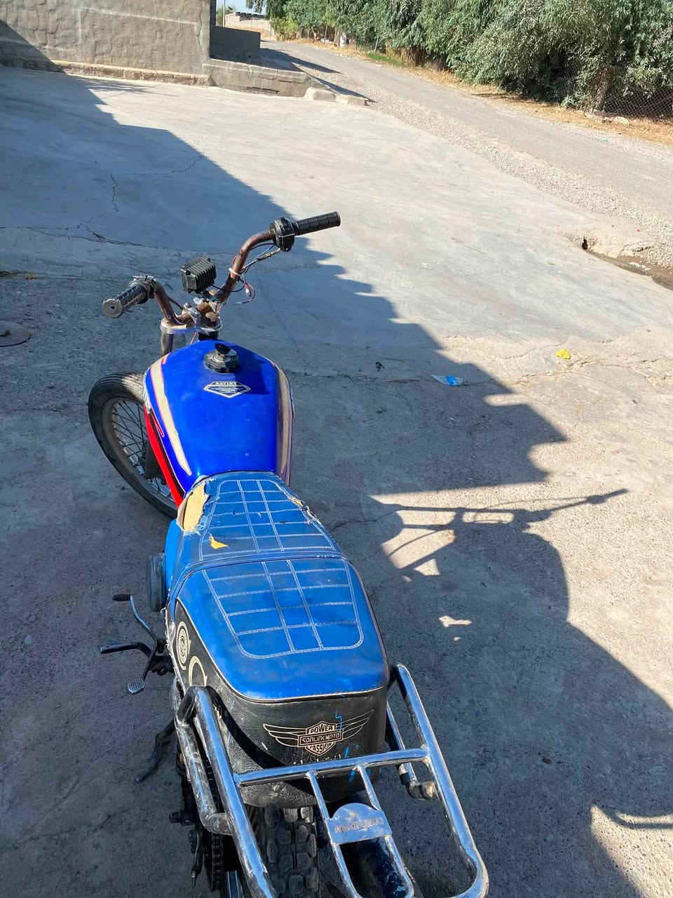 ئەو مانتۆرە بۆ فرۆشتن مالی کاسبیە بۆ سحر چات بنێرە یان پیوەندی بکە بەو رەقەمە***********
