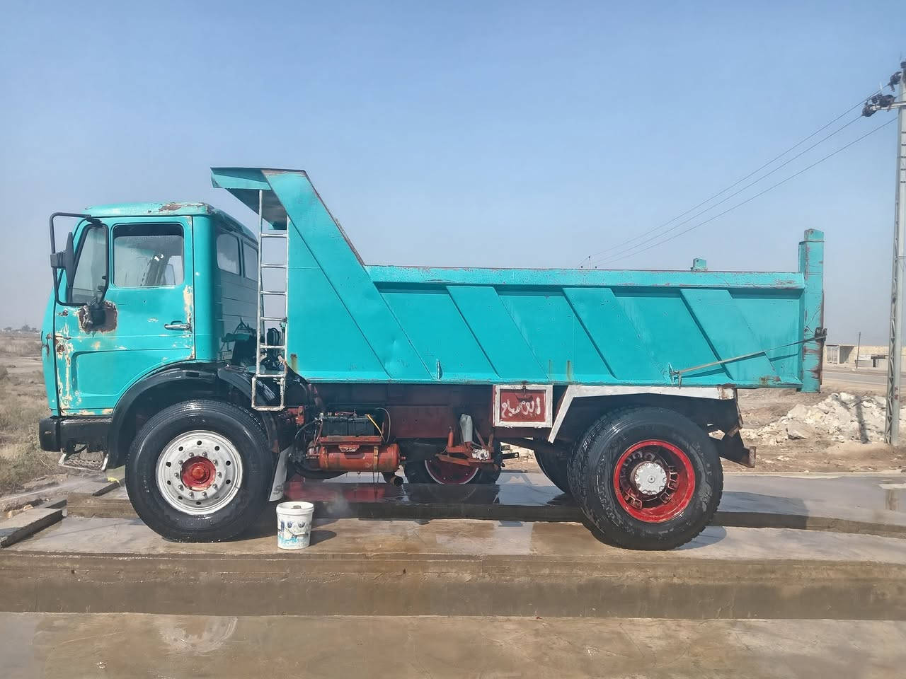 البي موديل 75السياره جاهزه للعمل  مكينه ٢٨كير ١١١اكسن جيف تخم تاير
مكان السياره الديوانيه الحمزه الشرقي *********** السعر ١٣٠
