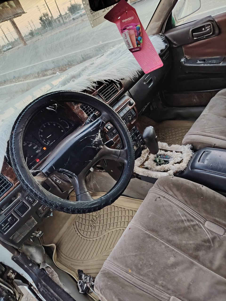 سلام عليكم
مارك عظم موديل ٩١  رقم قادسيه مشروع وطني سنويه  ل ٢٩ مكفوله كص وظربه ونقل حداديه جديده
سياره كاعده ومال جناي
مكان السياره نجف خان النص (حيدريه) *********** سعر السياره ٤٢ وبيه مجال
