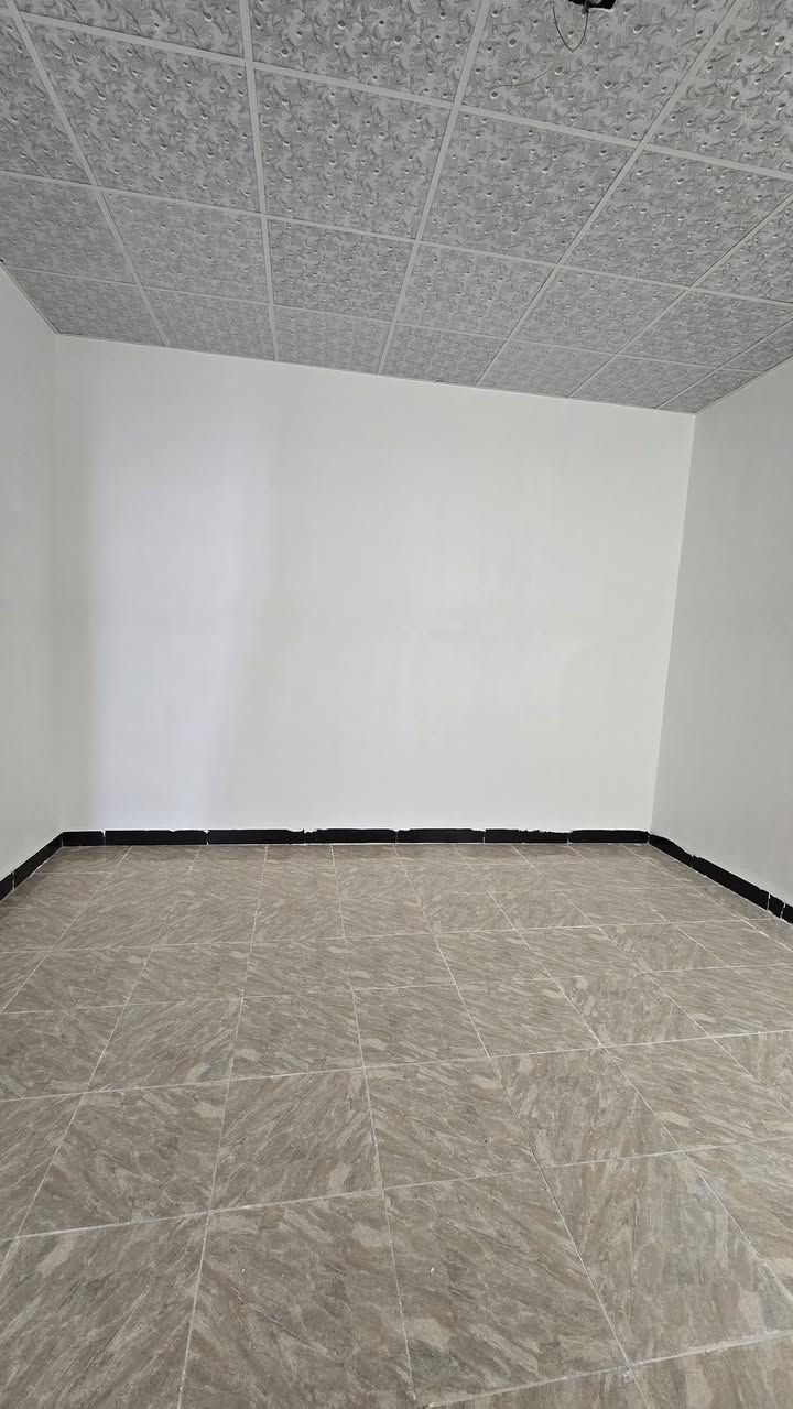 #بالاقساط_بالاقساط_بالاقساط 
⚜️ مساحه الدار ٩٠ متر 
⚜️الاساس صب كونكريت ،، السقف صب كونكريت ،، بناء بلوك 
⚜️سعر الدار بالاقساط ٤٥ مليون مقدمه ١٥ القصد الشهري ٥٠٠
⚜️غرفه ، صاله ،استقبال ،مطبخ ،صحيات ،طارمه ، سطح مطبك
⚜️عنوان الدار الكوفه البراكيه شارع المطار القديم مقابل مدرسة القصوى الاهليه
 مكتب المنصوري للعقار ***********
