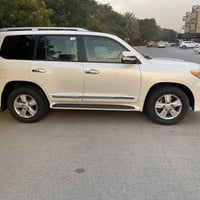 لاندكروز GXR • محرك V8 • ٢٠١٣