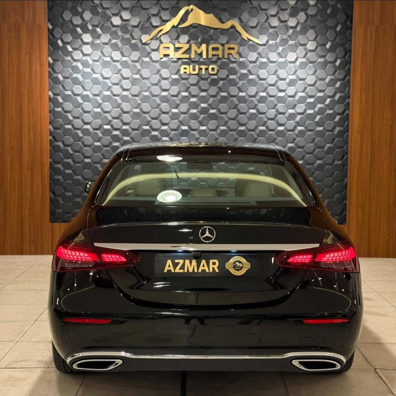 مارسدس E کلاس موديل 2021 ماشيه 53 الف وكاله المانيه ضمان دولي بصمتين مواصفات بصمات ورادارات وكامرا وكشنات جلد وتدفئة ولايتات ملتيپيم وسماعات برو ماستر واوتو بارك ونظام المحافظه عالمسار وشحن وايرليس وصاجات ( كاميرا ٣٦٠،صندوق كهرباء ،التحكم على المنحدرات ،مستشعر وقوف،التعرف على اشارات المرور ،نظام بدء التشغيل،نظام فرمله الطوارى،6وسادات هوائيه ،مصابيح زينون اماميه ،المصابيح الاماميه لد ،عرض المعلومات على الزجاج الاماميه، لوحه قياده رقميه ،اناره محيطيه ،ابل كاربلاي،مقاعد تدليك .رادار )
 السياره مكفوله عدا شبر واحد بالجاملغ بدون حادث گیر و مکینه بشرط
السعر 37500$
مكان السيارة بغداد 
السياره مرقمه سليمانيه وفحص ورقم وهزه كله جديد

***********
