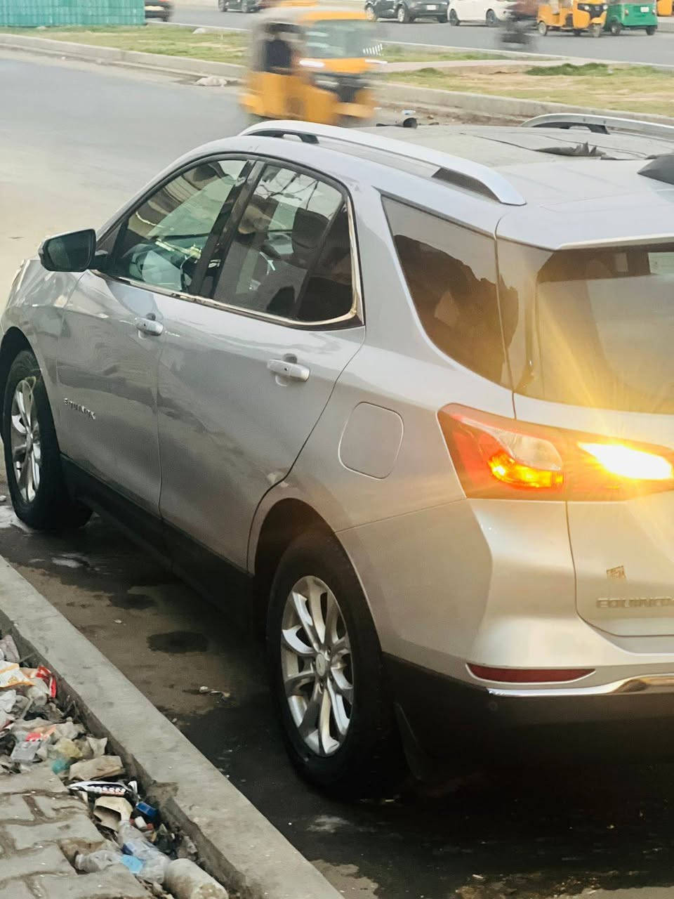 ايكوينكس 2018 LT AWD
وارد امريكي رقم بغداد

محرك 1.5 تيربو  

السيارة فوول 1/1 

الضرر :جاملغ وبنيد بدون ايرباك
—————————-
المواصفات ✅
-بانوراما

-شاشة كبيرة لمس 

-نقاط عمياء بالمرايه اجانبيه

-لايتات LED 

-بصمة تشغيل ع بعد 

-قطعتين تبريد 

-سايد بريك دكمة كهربائي

-اوتو ستوب + تحديد مسار

-كامرات 360 من كل زاوية

-حساسات امامي وخلفي  

-رادارات جانبية 

-كشن كهرباء تدفئه كشنات

-جنطة كهرباء

-تحكات بالستيرن

-منفذ AUX ,USB
————————-

السيارة جاهزة  ومابيه اي نقص محرك وكير وتبريد شرط الفحص 

صورة الحادث ب المنشور المكان بغداد مدينة الصدر 
                                                      ————————-
السعر 💲: 130
————————-
للاستفسار 📞
***********
