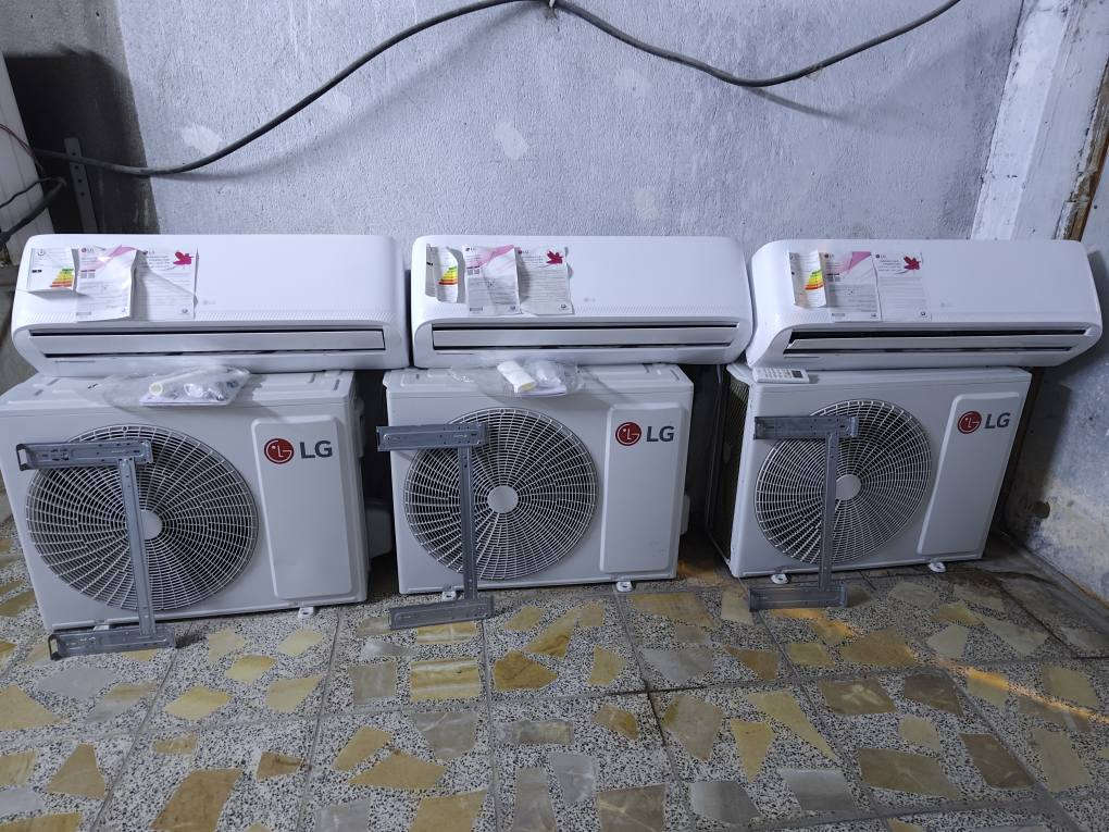 سبالت LG خوشناو الأصلي عدد 3 مستخدمات اقل شهر 
بعدهن بضمان شرط بجيس رقمي *********** البصرة, العراق
