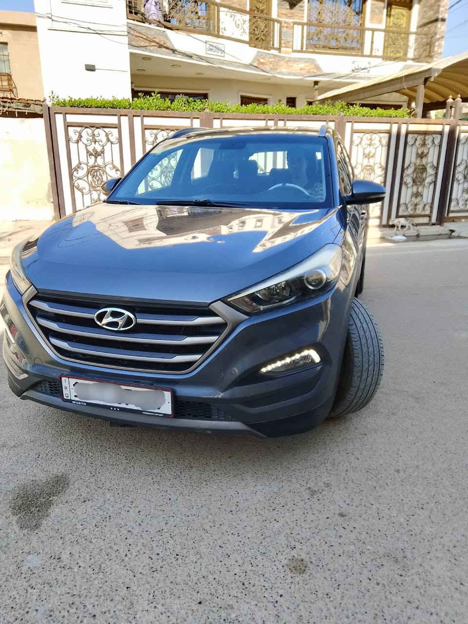 السلام عليكم للبيع هونداي توسان موديل 2016 سيارة بيهة بارد فقط بين الباب والجاملغ السايق غير هذا السيارة كفالة وعليهة ادامة جديدة باتري جديد تخم تاير جديد صدر نظيف مواصفات رادار جانبي تدفئة بالكشنات شاشة كامرة خلفية
السعر 158 مكاني بغداد دورة شراي اتصل على رقم بي واتس اب ***********
