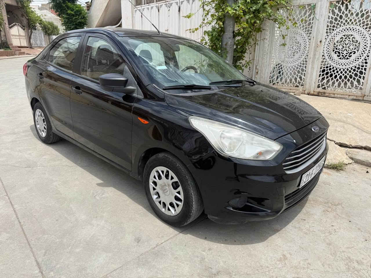 Ford figo 
مۆدیل ٢٠١٦
رەشی قەتران
تەنها یەک پەلە بۆیاخی هەیە 
سەیارەکە زۆرجوان تەنها ١٠٩ هەزار کم
یەکدەست و ماڵی دۆستە 
گێرو مەکینەو کارەبای بەشەرت نەکراوە
سەنەوی ژینگە تا ٢٠٢٨ تازەیە
سعری ٧٣ مجالیکی هەیە
بۆ ت***********   *********** شوێن سلیمانی السليمانية, العراق
