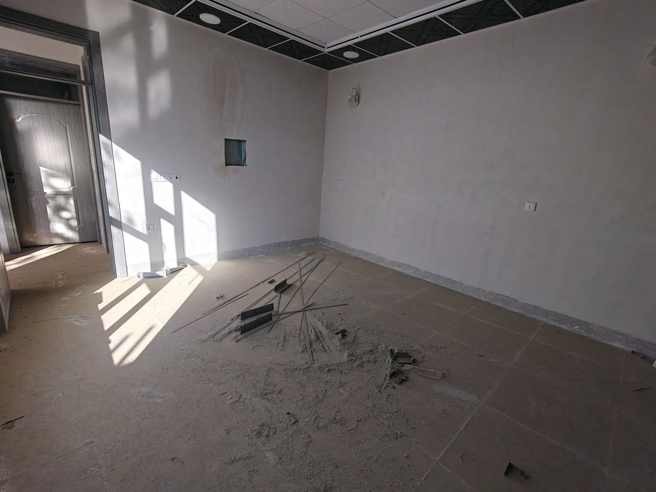 دار للإيجار 
مساحة ١٠٠ متر مربع 
فول سيراميك بناء حديث صفر مامسكون
صيادة
قرب جامعة كركوك 
يفيد طلاب الجامعة 
للإيجار ٢٥٠الف
***********
***********
