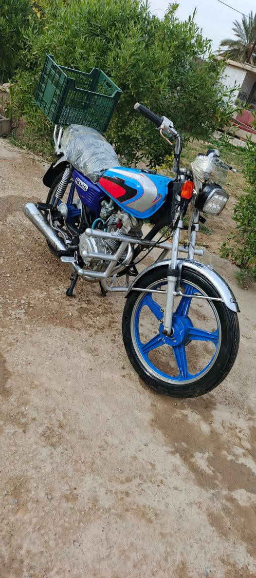 دراجه اربعه كير ايراني موديل ١٥ مابيها اي نقص سعر ٢٧٥ وبيها مجال اوراق 
ديالى خان بني سعد 
***********
