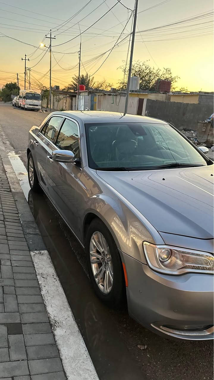 السلام عليكم 
(اقره المنشور كامل وتشلع عيوني)
كلايسلر اوباما 2017 أصل أصل 
وارد كندي كفاله عامه🪬
رقم  اربيل الدولي سنويه جديده  
فووول مواصفات للأخير رادار جوه الرقم:
فتحة سقف بانوراما 
تحكم ستيرن جهتين 
ستيرن كهربائي 
تدفئة ستيرن 
كشنات جلد 
تدفئة تبريد مقاعد امامية 
تدفئة مقاعد خلفية 
بردة خلفية 
مري قلاب 
شاشة چبيرة كار بلاي + تدعم نظام MAP الملاحة نفكيشن 
تشغيل عن بعد 
منظومة زينون LED عالي ناصي أعلى مستوى 
ويل مكسيكي أصلي + تخم تاير جديد 
السيارة جاهزة على آخر حباية مابيهة نقص برغي 
(مكينة وگير وتخم تاير وحدادية وتبريد وأكسل كلة على وضع الوكالة)
ترايك وين مايعجبك  
مكاني بصره 
السعر 245 بيها مجال قليل لشراي
رقمي *********** Honolulu, HI
