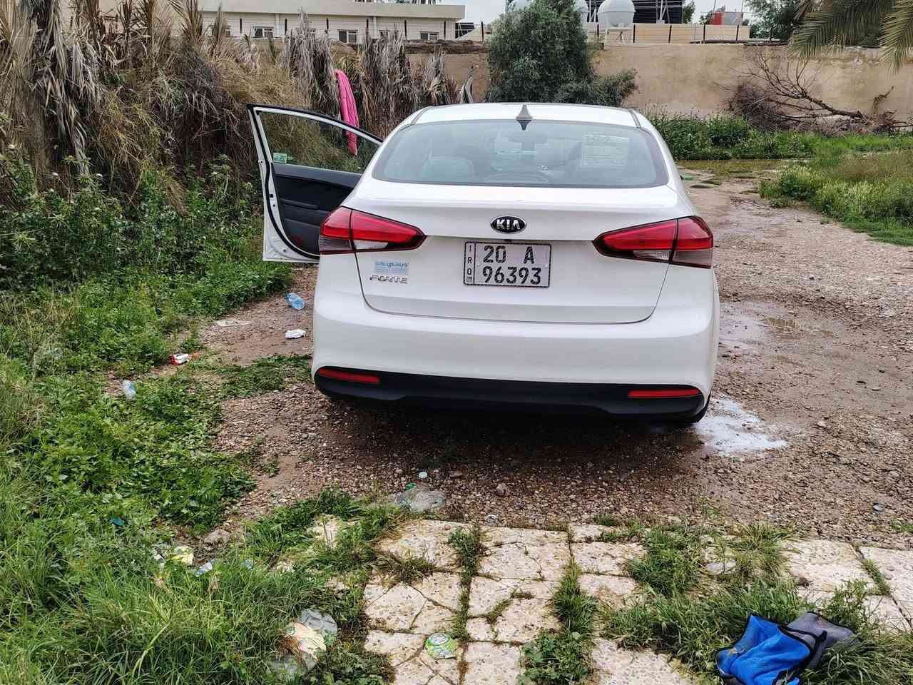 سلام عليكم فورتي مديل 2017 سياره ماشيه 59ميل حادثها باامريكا جاملغ وبنيد الجاملغ مبدل والبنيد راجع نفسه وباالعراق بيها باب وجاملغ صبغ بدون حادث القماره بيها بارد حك شبر بدون قطرة صبغ كير ومحرك وتدفئه وتبريد وصدر امامي خلفي خير من الله السعر 102 كلشي موضح باالمنشور سونار موجود ويا الصور العنوان بغداد الكاظمية الاستفسار الاتصال على الرقم *********** ال مو شراي لايتصل
