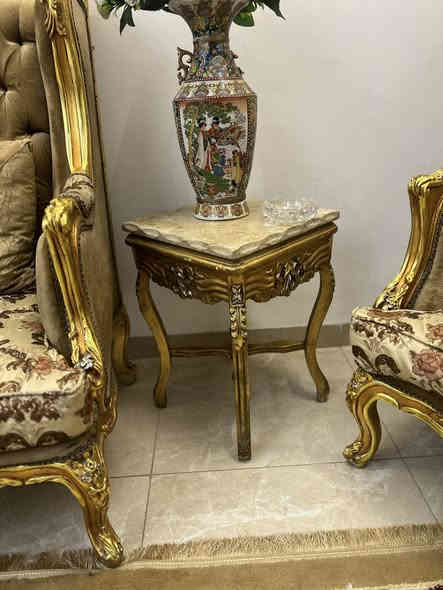 السلام عليكم تخم 10 مقاعد للبيع مصري اصلي ويا 3 طبلات ثنين صغار ووحده جبيره تصير بل نص السعر:900 وبي مجال قليل مكاني بغداد للأستفسار ***********
