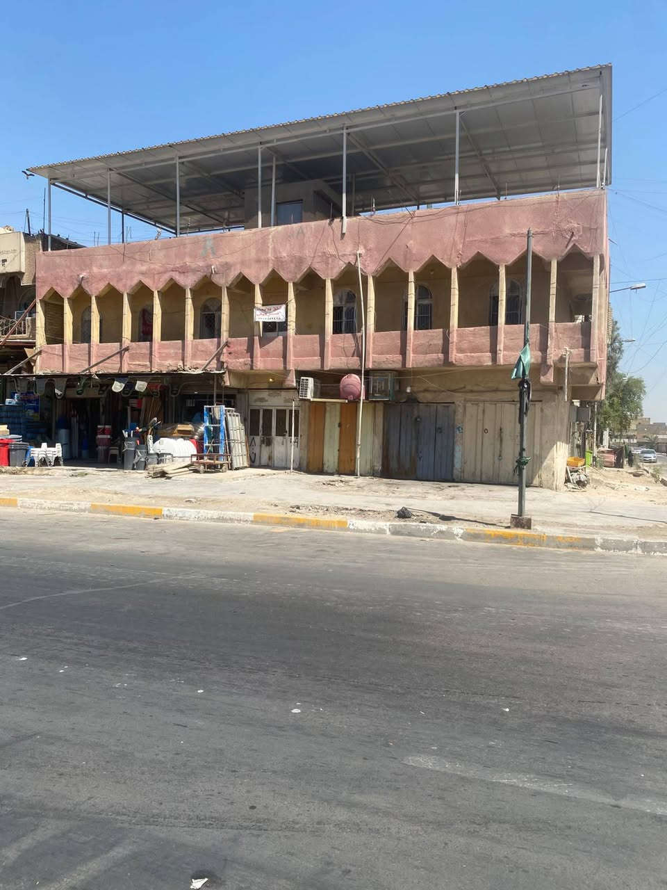 سلام عليكم شقتين للايجار يصلحن كوفي شوب على شارع تجاري قطاع 36 مجاور جامع الانبياء العمارة ركن موقع ممتاز رقم صاحب البناية ***********
