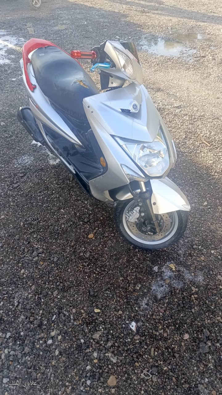 سلام عليكم
لد 2017
دراجه كلش حلوه وجديده
مكينه مكفوله
كهربائيات كلها شغاله
تايرات امامي خلفي جديد
قبق فلاوين رياضي
يدات رياضي 
يده بريك رياضي
سعرها 600وبيها مجال
مكان الغزاليه
***********
***********
