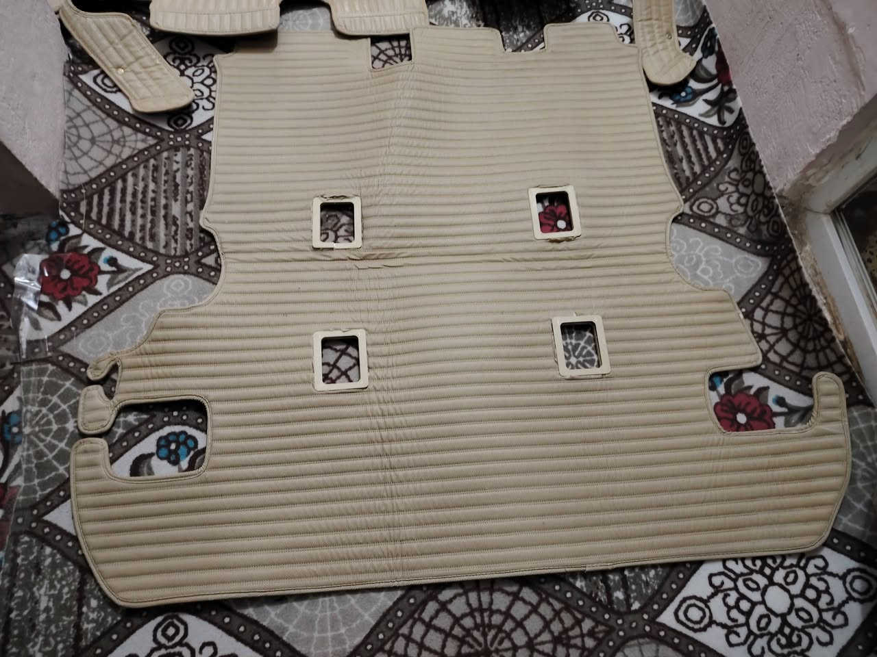 السلام عليكم للبيع ارضيات لاندكروزر من مديل ٢٠٠٨الئ ٢٠٢١ سيد علي ***********
