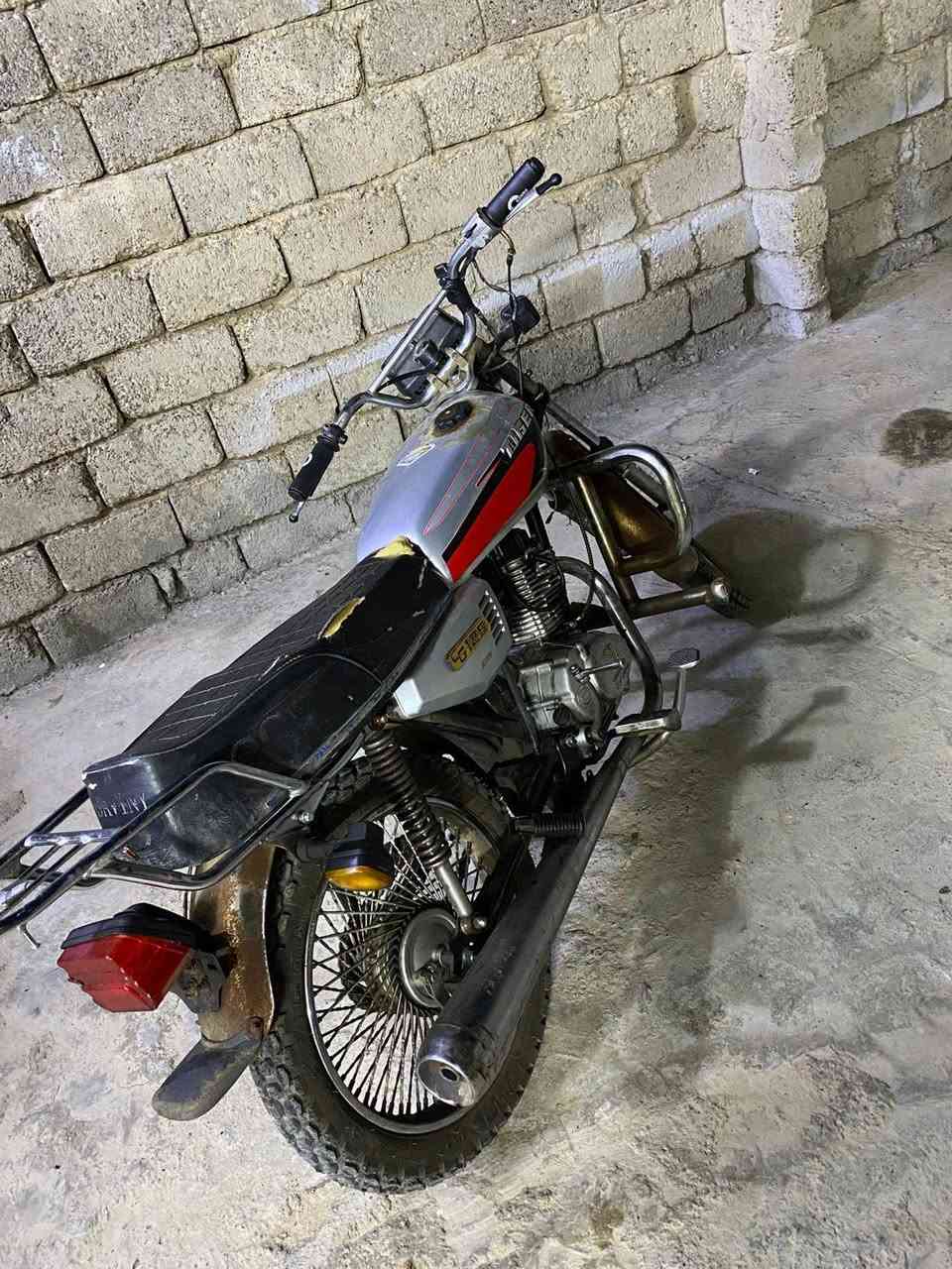 مأطور موديل 20 لايت شغال بك لايت شغال النشره شغاله المحرك نضيف
السعر 275 وبي مجال شي قليل***********
