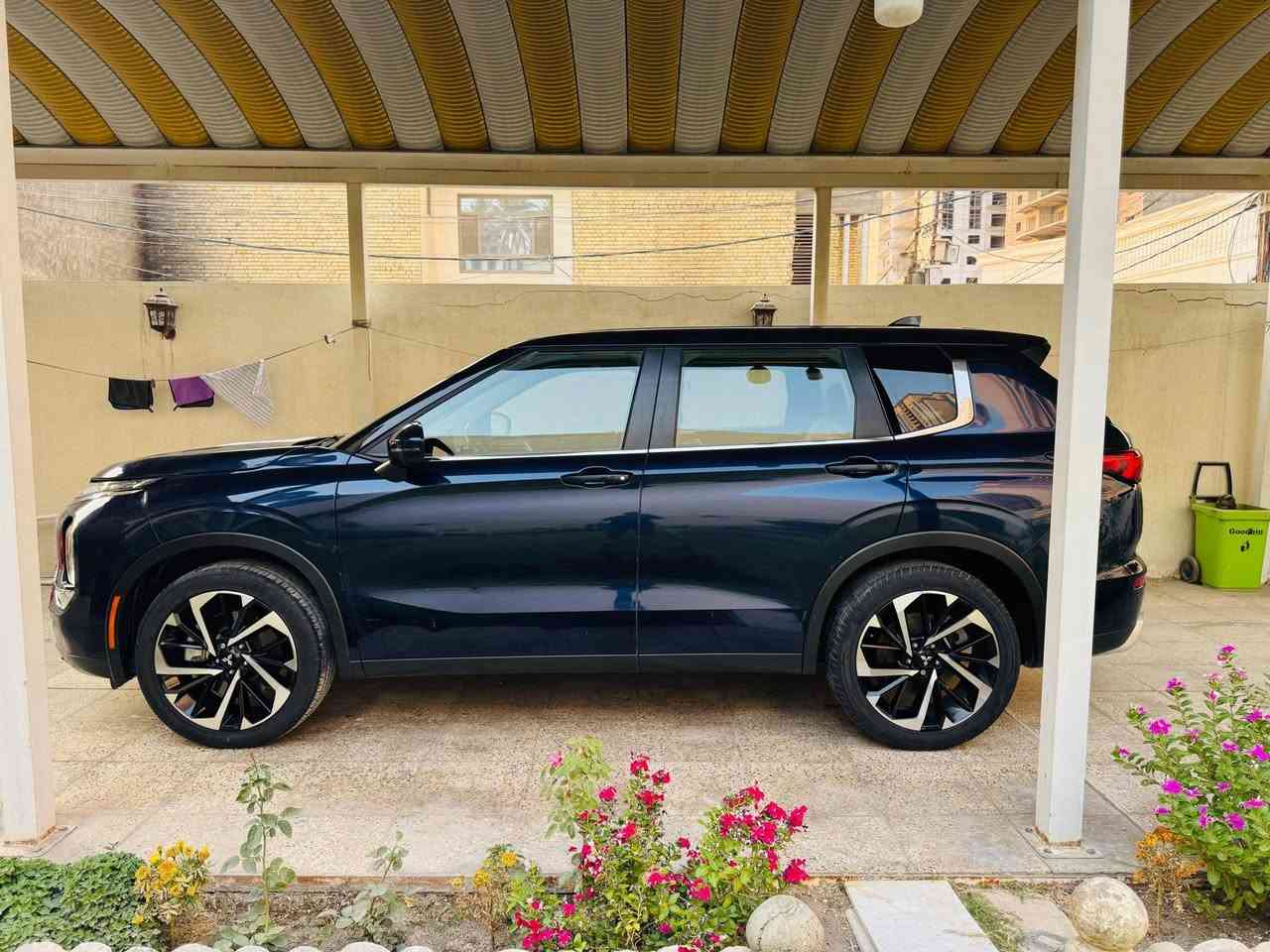 2023 Mitsubishi Outlander, SE
ميتسوبيشي اوتلاندر فول ماعدا فتحة 
موديل 2023 
*ادوات وصنع ياباني اصلي
*محرك 4 سلندر 2500 
ماشية   53 الف
*مقاعد 7 راكب

*سعر 210  ورقة 💵 رقم بغداد 
العنوان بغداد
رقم تلفون
***********
المواصفات SE  فول ماعدا فتحة
*بصمة
* 4 كاميرات 360 درجه 
*تبريد قطعيتن امامي وخلفي
*صندوق شفت كهربائي
*ابواب بصمة
*بريك بصمة
*كشنات كهربايي و هيتر 
*مراية اشارة ورادار وكامره
*ويل كروم
*تحكمات استيرن
*اضاءات زيون كامل امامي وخلفي
*حساسات امامي خلفي
*رادار مانع تصادم امامي 
*دخول ذكي بصمة 
*تحكمات ستيرن جهتين 
*كروس سرعة
*كير شفتات خلف الستيرن 
*وضعيات قيادة 6 
*هاند بريك بصمة 
*نظام اوتو هولد 
*نظام مانع الانزلاق
