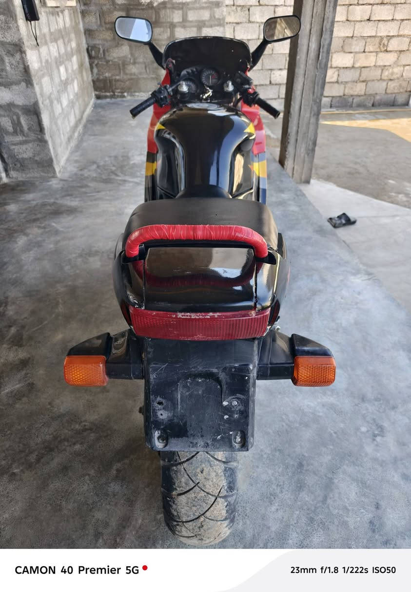 السلام عليكم. دراجه. F2 للبيع
محرك 600cc. گير محرك شرط بلادي 
منفيس. السعر 15 ورقه. وبي مجال بسيط 
العنوان صلاح الدين قضاء الشرقاط. 
للاستفسار اتصل. ***********
ملاحظه. اراوس ستوته موديل حديث.

