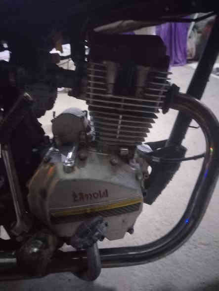 سلام عليكم دراجة ايراني للبيع دراجة خيرالله شلعة ومعدل فول مكاني بغداد السعر 250 وبيهة مجال رقمي ***********
