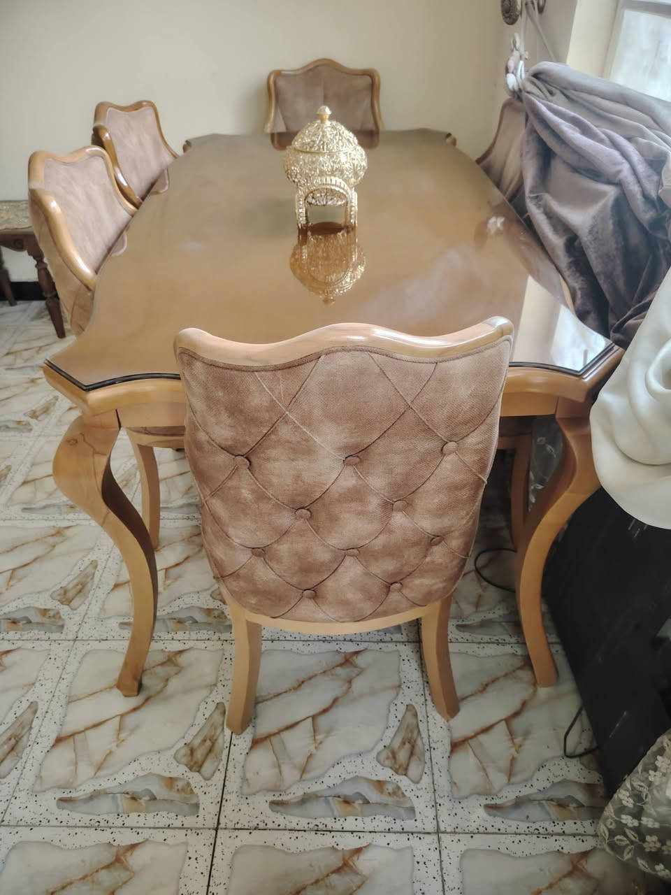 السلام عليكم ميزطعام للبيع جام ضد الكسر ٦كراسي السعر٥٥٠ جربايه اطفال مع دوشك السعر ٣٠لاستفسار اتصال على الرقم***********
