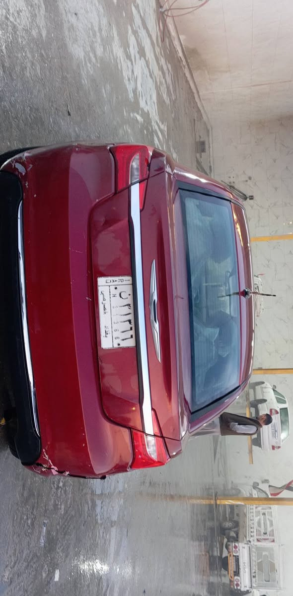 السلام عليكم سياره c200  للبيع موديل 13محرك قبل اسبوع شديته سياره نضيفه كلشي ماعايزها بس ترتيبات بسيطه تحويل ثاني يومالسعر67 وبيها مجال ***********
