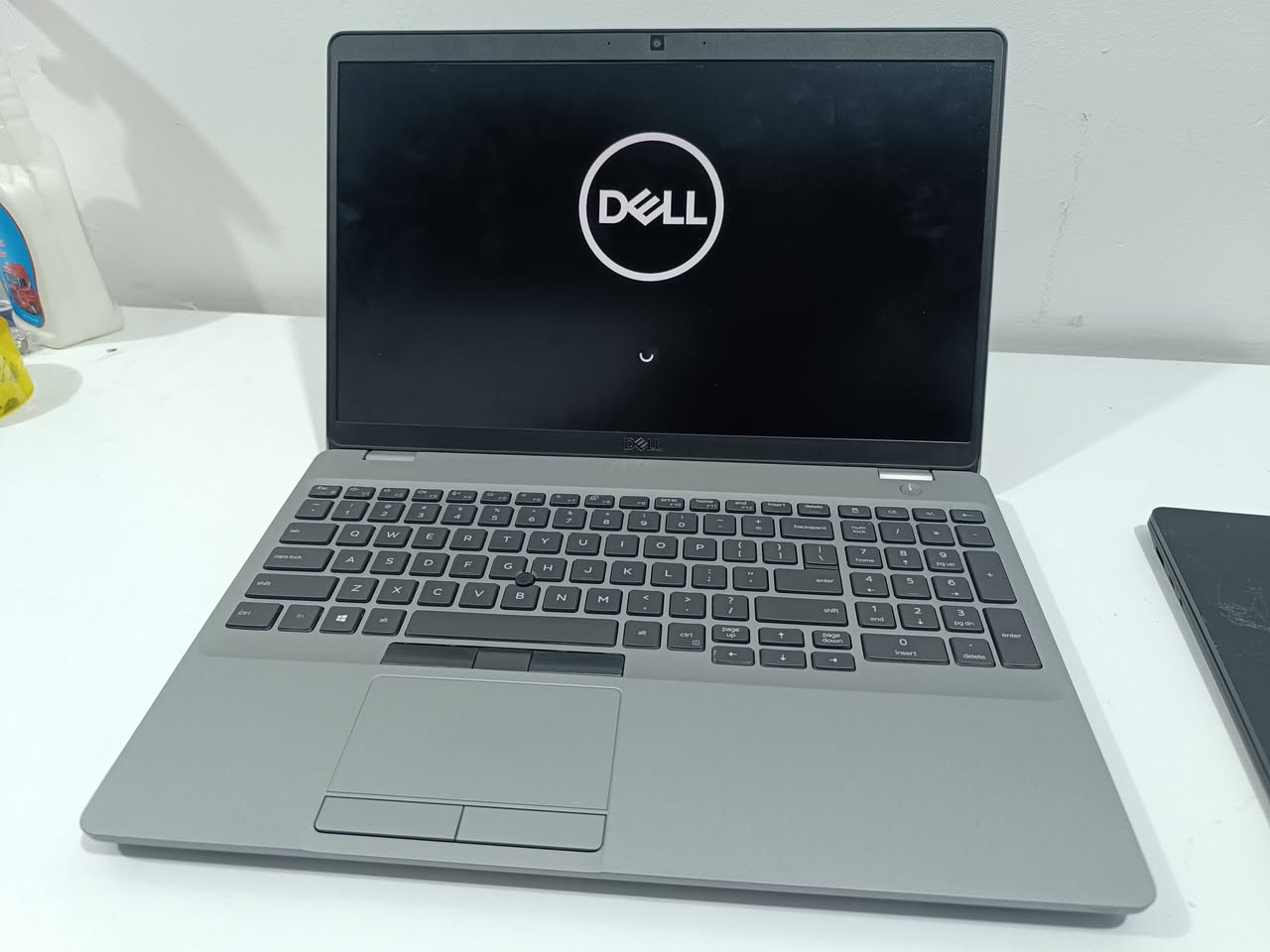 cori 7 gen 10
ram 32gb
hard 512ssd
screen 15
Graphic card 4gb خارجی

يُعدّ جهاز الكمبيوتر المحمول الجميل ذو المواصفات العالية، وشاشة خارجية بسعة 4 جيجابايت، مناسبًا جدًا للألعاب والرسومات والأعمال الهندسية.

-----------

لاپتۆپێکی جوان و مواسەفات بەرزە، 4 گێگا کارت شاشەی خارجی هەیە بۆ یاری کردن و گرافیک و کاری ئەندازیاری زۆر گونجاوە.


**إذا كنت صاحب هذا الإعلان وتريد حذفه لأي سبب، رجاءا أرسل رسالة إلى الدعم الفني**