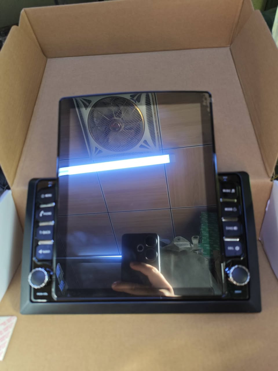 السلام عليكم يعرض محل حسين البغدادي عن كماليات السيارات الياباني (محور) بأنسب الاسعار للجمله والمفرد . 
🚖 تتوفر خدمة توصيل كافة محافظات العراق .
العنوان : بصرة - 5 ميل شارع الصناعيه .
رقم الهاتف : *********** اتصال فقط .
والاستفسار + واتساب *********** .
