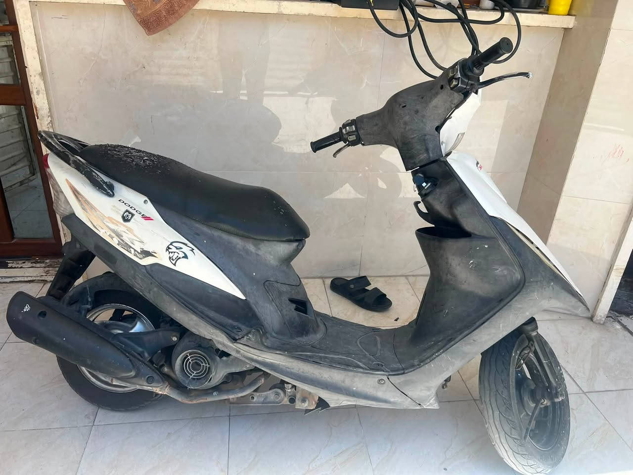 سلام عليكم دراجه ماكس عدله  120
نكره سلف هندر شغال 
مابيه نقص 
مكينه خرسه شلعه معدل 
لايت عدسه ثلاثي نهار يسوي شارع 

٤٠٠ الف .     بيه مجال قليل
***********
