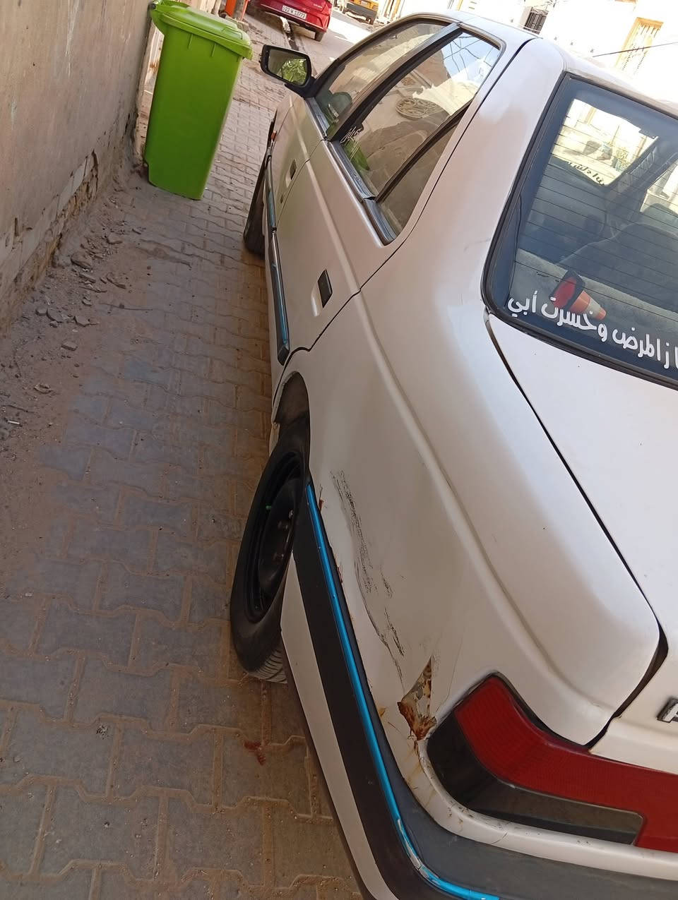 السلام عليكم بيجو 405سياره كير مكينه حداديه جاهزه  عوزها بس تبريد سياره بسمي نجف38وبيها مجال***********
