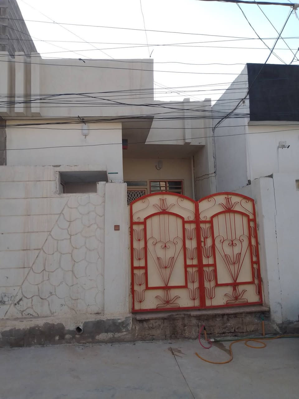 العنوان القوسيات قرب المدرسة الصينيه
السلام عليكم ورحمه الله يوجد بيت كامل سرميك كاشي ماي كهرباء سند 25 زراعي وجهه 5 عميق 20 تبليط بيت كامل سعر مناسب 35 بي مجال قليل تواصل خاص او وتساب ***********
