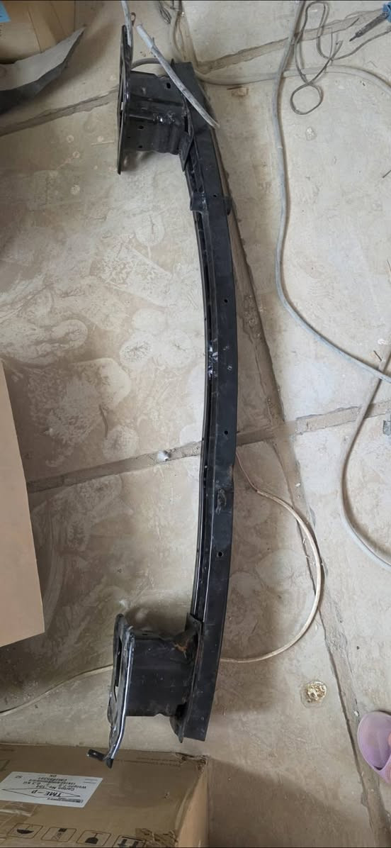 بدنه وبراكيت  النترا N البدنه مفطوره والراكيت شويه بي عواج  سعر ثنين  50 الف
...***********وات ساب فقط

للعلم سعرالبدنه بوحدها 200 دولار مشتريها ولبراكيت 150
