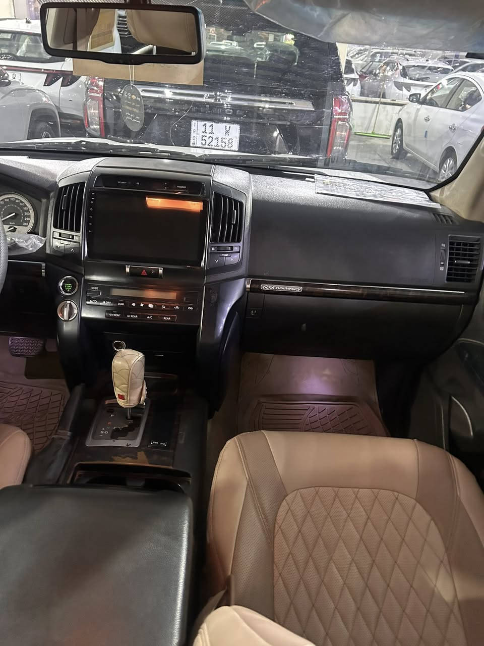 سلام عليكم 
لاندكروز موديل 2011 ستينيه 6 سلندر  رقم بغداد باسمنه سونارها مرفق بلمنشور ماشيه 260 حلوه السياره مكانها حله سعرها 288 وبيها مجال للاستفسار:- ***********
