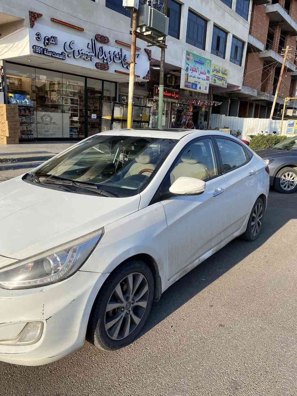 السلام عليكم 
اكسنت ٢٠١٥
ماشيه ٩٢
١٦٠٠محرك
اربع قطع صبغ 
كير محرك تبريد خير من الله 
سونار موجود خاص
الرقم :***********
السعر ١١٠
