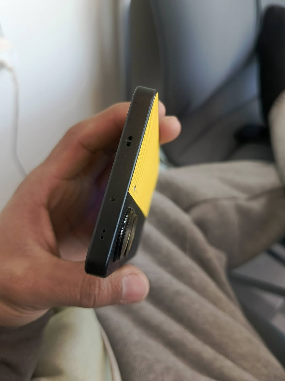 Poco X7 pro
تلفون جديد
 ذاكرة 512 
العشوائية 16
120فريم بل بوبجي
وبل بيس هم يشغل اقوى فريم
شحن سريع شاحنه 120W تجي ويا يعني نص ساعه يفول 100
*********** مكاني بغداد
