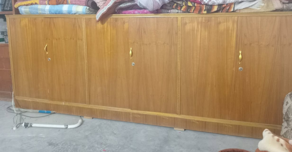 بوفية وشفاطة ثدي الام 
للبيع مكاني قريب على بسماية
