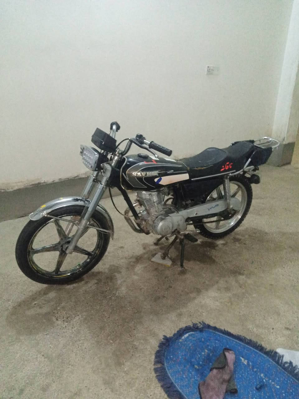 سلام عليكم 👋اخوان دراجه نضيفه مثل الي بل صوره الدراجه هندر واحد تشتغل ائ عيب مابيهه  السعر  225وبيهه مجال بصيط متواجد خاص وال موو شراي لا يراسل


**إذا كنت صاحب هذا الإعلان وتريد حذفه لأي سبب، رجاءا أرسل رسالة إلى الدعم الفني**