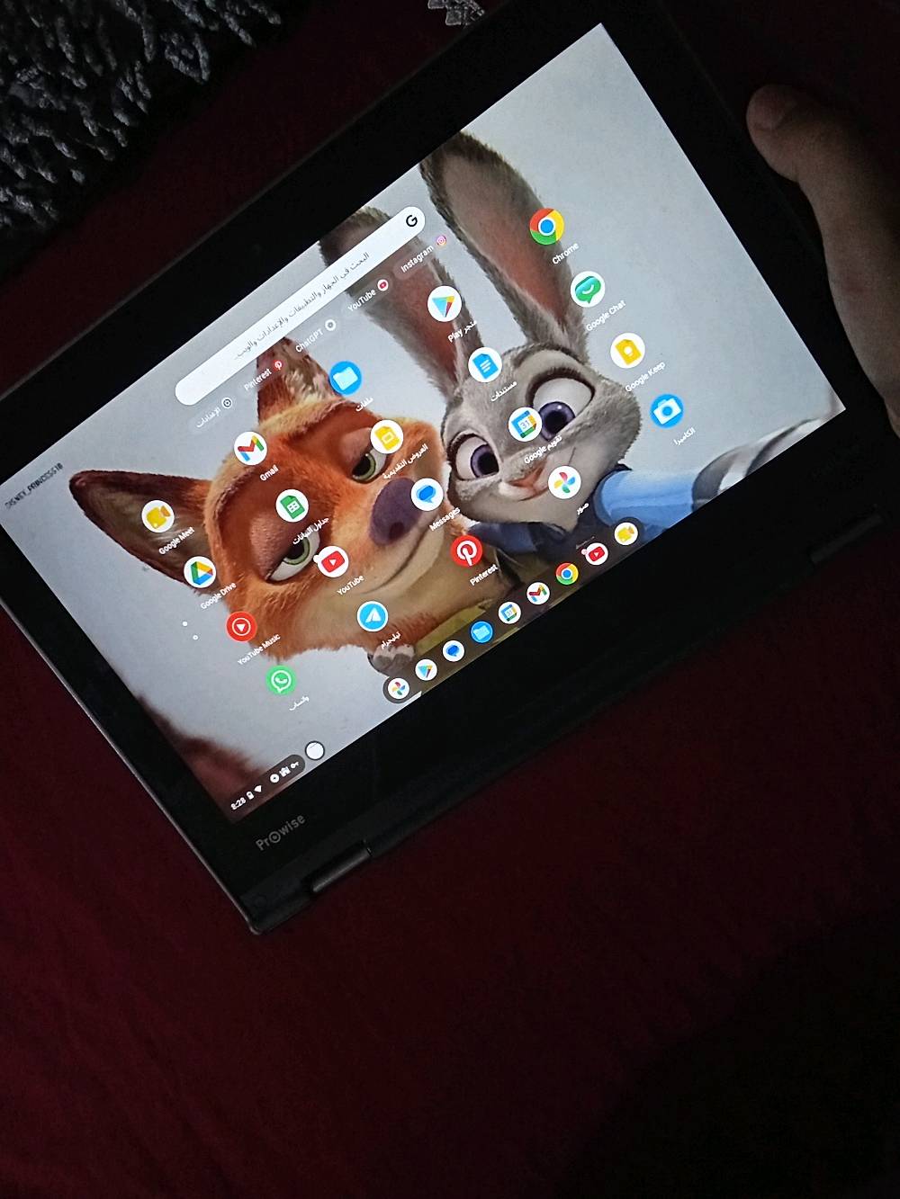 مواصفات الجهاز 
الاسم: Prowise ProLine Chromebook
حجم الشاشة: 11.6 بوصة
نظام التشغيل: ChromeOS
سعة التخزين: 32 جيجابايت 
لوحة مفاتيح: عربي + إنجليزي

2*1يعني يصير computer و Tab

سعر بس ب 90 الف وبيه مجال ونضيف جدا ....
تواصل خاص