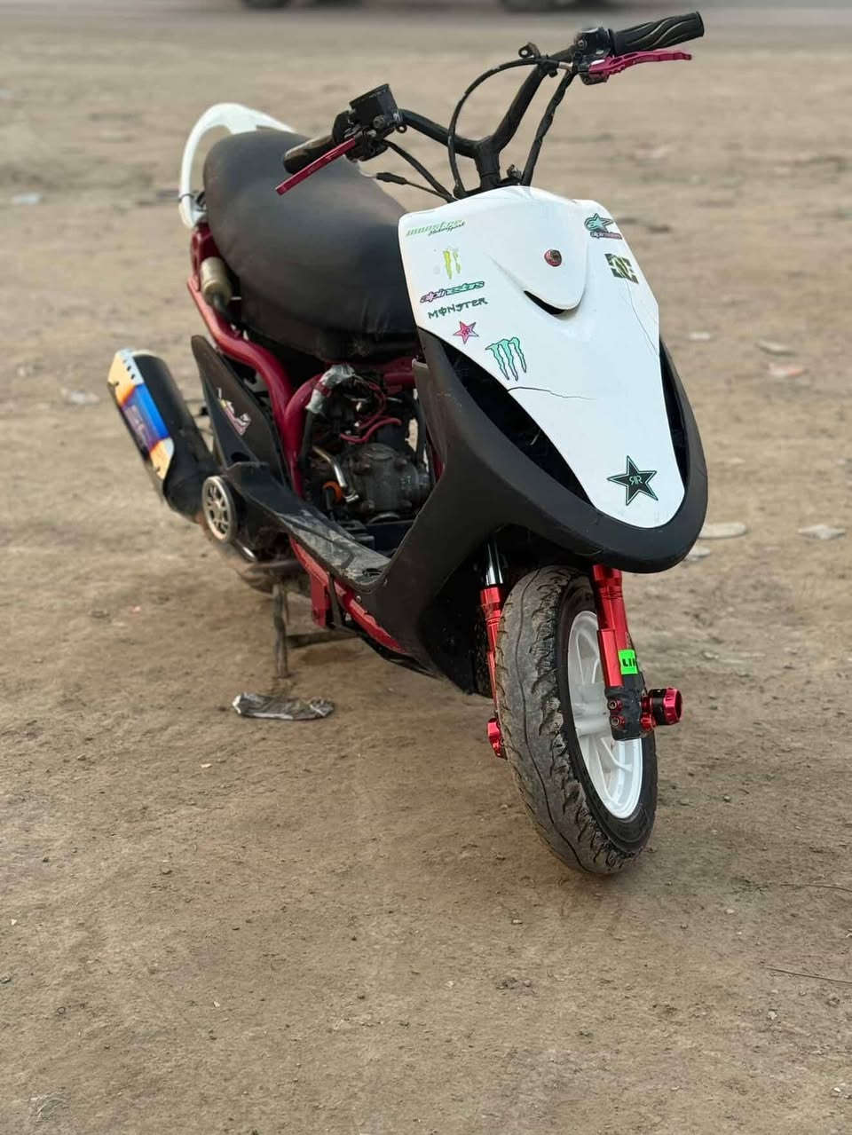 السلام عليكم دراجه شلعه ومعدل خير من الله سلف الدراجه اريدها ب350 وبيها مجال ***********
