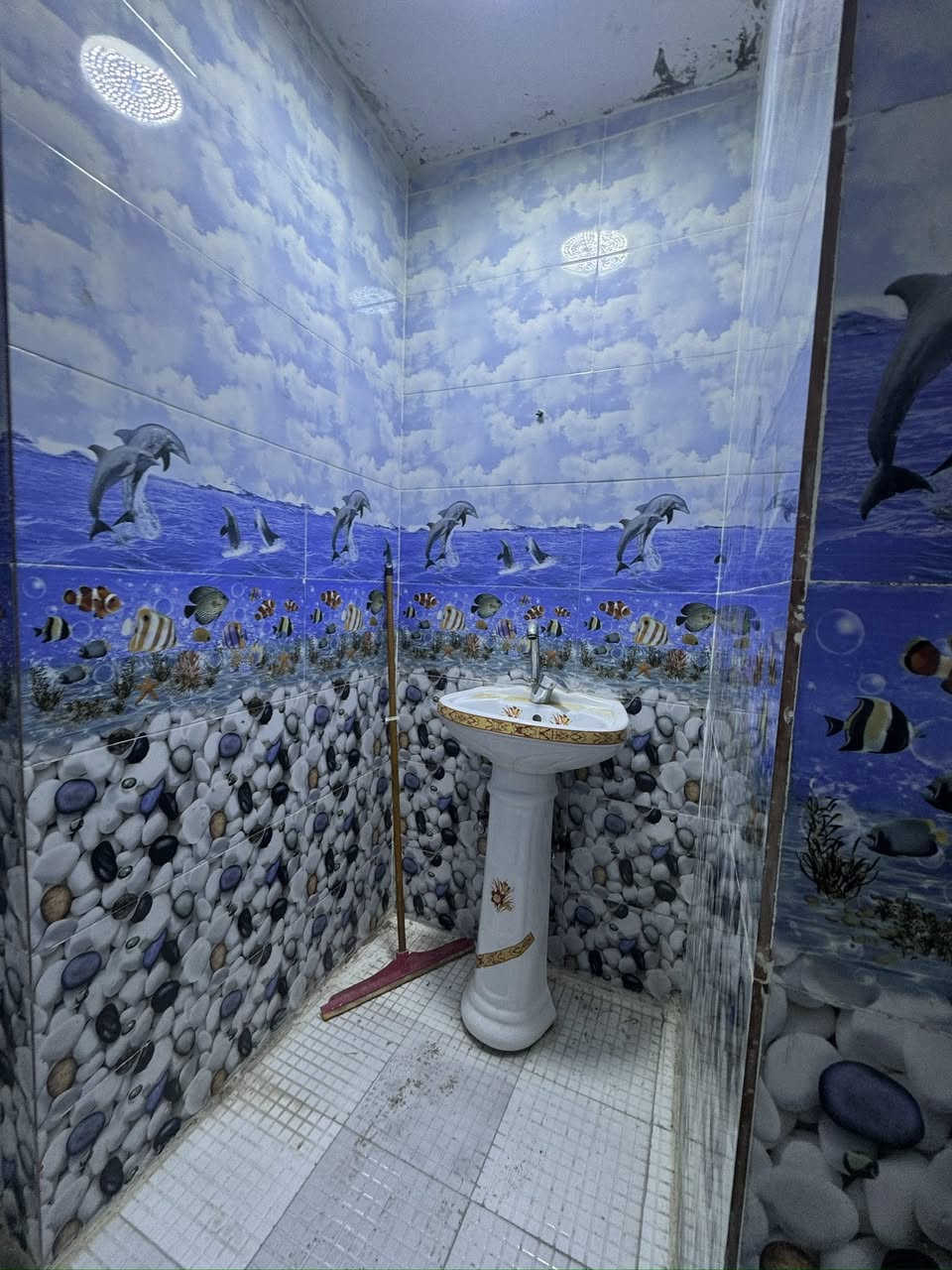 شقه للأيجار طابق ثاني في القبله حي المهندسين قرب ساحة الرمل على شارع15 تحتوي على غرفتين صاله مطبخ وصحيات سعر للأيجار450ألف للتواصل على رقم***********
