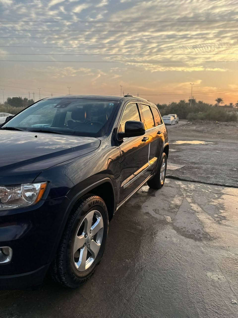 سلام عليكم جيب شيروكي موديل 2012 ماشيه 200 كير مكينه حداديه 100 بل 100 سياره مال جناي  معروفه مواصفات رادر هيتر بل مري كشنات تتفه تبريد فتحه صقف قطعتين قطعتين تبريد خلفيه بعد بيه موصفات سياره حدثه فقد ربع البنيد من جهت الجمل فقط رشت صبغ والدعميه مصبوغه سوناره عندي رقمي *********** سعر 190بيه مجال
