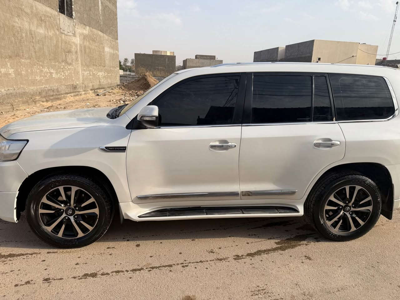 لاندكروز 2013 محدث 2020
صبغ عام توحيد لون 
ضرر جاملغ خلفي فقط 
مكفوله من الكلبه والكص 
باسمي تحويل ثاني يوم 
ماشيه 150 اصل 
جديده جدا
السعر 290 للاستفسار 
*********** البصره البصرة, العراق
