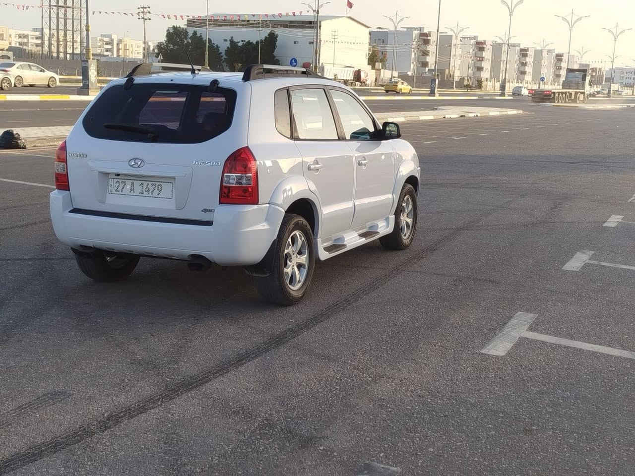 سلام عليكم للبيع توسان موديل 2009 كير ومكينه وحداديه تخم تاير جديد كله جديده بيه صبغ قطعتين السعر 105 بيه مجال بصيط عنوان كربلاء *********** كربلاء, العراق
