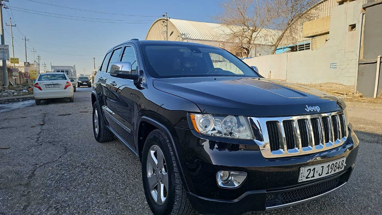 سلام عليكم جيب لاريدو
موديل 2011 لمتدد امريكي 

السياره كلين مكفوله من الصبغ

سنويه جديد صدر جديد تايرات جدد 

السياره مناقصها برغي سياره مال بيت 

مكاني سليمانيه السعر 190بيها مجال 

***********
