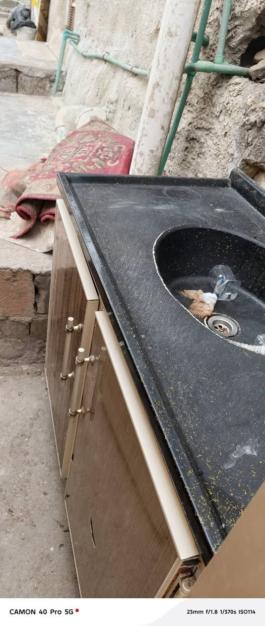 غراض مال بيت كلهن جدد
البصره عشار تميمه  ***********
