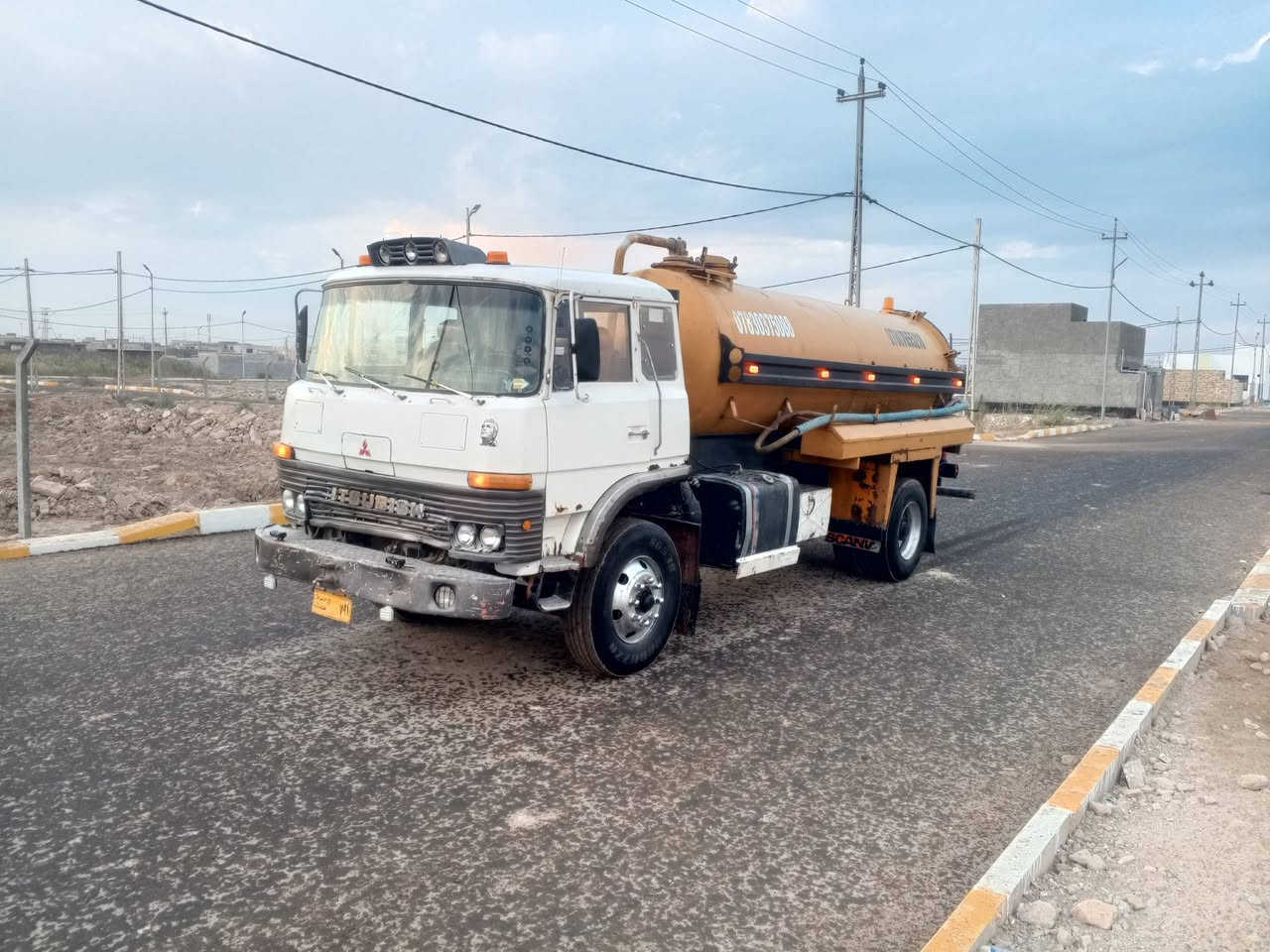 السلام عليكم فوزه مسبوشي محرك 8 تخم تاير تخم بتريات دوشمه جديده تبريد ثلج مطور 55سحب ودفع حموله 12الف حصه كاز 300 تريد تحويل تريد وكاله سيار كامله كبل لللعمل استفسار ***********
