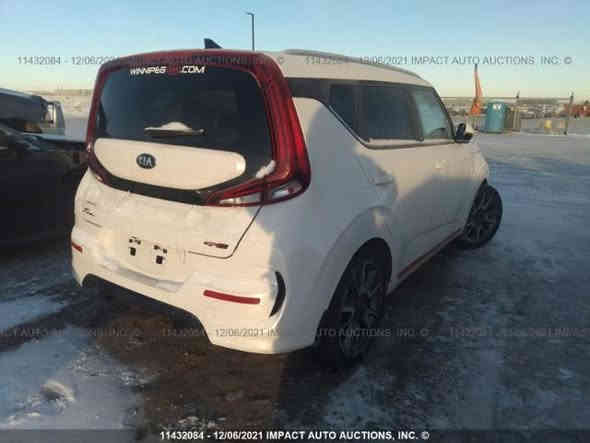 السلام عليكم اخواني و اخواتي زوار الكروب المحترمين...

سيارة كيا صول فئة جي تي لاين موديل 2020 صارلها عندي 3 سنوات اشتريتها ماشية 10 كيلومتر مشي بدولة كندا مو بالعراق اعلى فئة بالصول من كشنات جلد سوداء الي تحتوي على تبريد و تدفئة اضافة الى تدفئة بالستيرن, بيها فتحة سلايد حلوة و نقط عمياء و اوتو هولد و برزنتيشن مال سرعه و سماعات هارمان و لايتات زينون و دواخل لدات و بروجكتور و بصمه و تحديد مسار و شاحن وايرليس للتلفون و رادار و اوتو دم مراية و محرك 2000 دوش الخليجي و كامرا خلفية و شاشة و اندرويد اوتو... صور الحادث مرفقة هنا بالاعلان و صور السونار باليوم الي اشتريتها ايضا... البجم كبس و ما ملعوب بيه و من اشتريتها بدلت بولبرن تاير امامي مكان الضربة فقط علما ان الشباج مبدل و الدعاميات مصبوغة مع جاملغين مصبوغات بدبي لو بالعقبة على ما اتذكر مصلحين مكان الضربة البسيطة بكندا ولاية وينيبك... السيارة باسمي و موجودة ببغداد شارع فلسطين... رايدها ب158 ورقة و مليون هله و مرحبا بالشراي الحقيقي...
*********** بغداد
