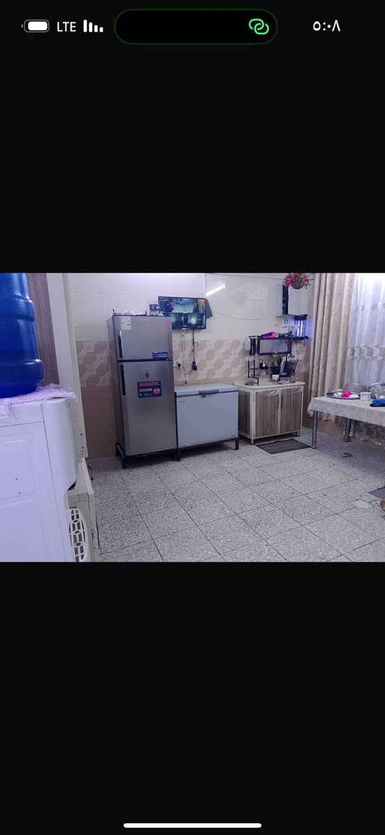 السعر مناسب جدن
بسم صاحبة الشرعي 

مشتمل للبيع مساحة 50 م واجهة 5 في 10 

يحتوي على غرف نوم عدد 2 + صالة ومطبخ وخدمات 

📍حي الجهاد خلف مدرسة البيداء الافين 

***********
