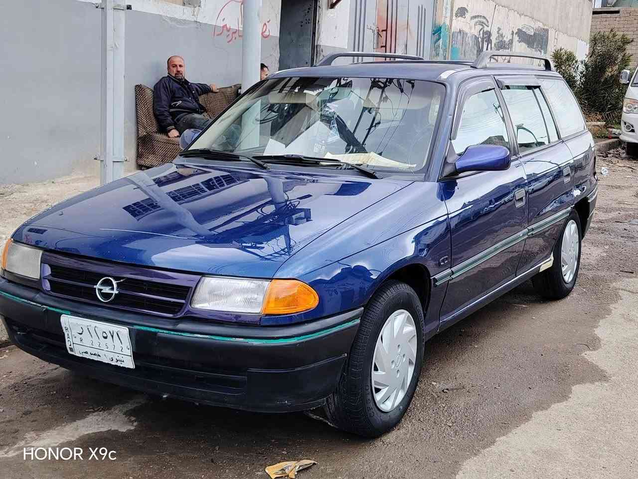 السلام عليكم البيع اوبل استره محرك ١٦ موديل.1993 بدون ضرر بدون صبغ بس السقف ولبوند بدون معجون  محرك بدايت بخار سنويه ٢٩ كاربون بيها طخم تاير جديد طخم نضيف ولباقي كدام العين اسعر ٥٠ وبيها مجال العنوان موصل حي الانتصار ***********
