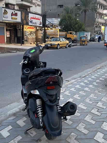 السلام عليكم 

كفاله عامه 

كلج امامي رياضي الدراجه مفتوح سرعتها مو قافله 

ستان صفح نيكل اصلي 
يدات بريك اصلي 
قطرة اكسل 
ستيلات مال گاعيه 
***********
